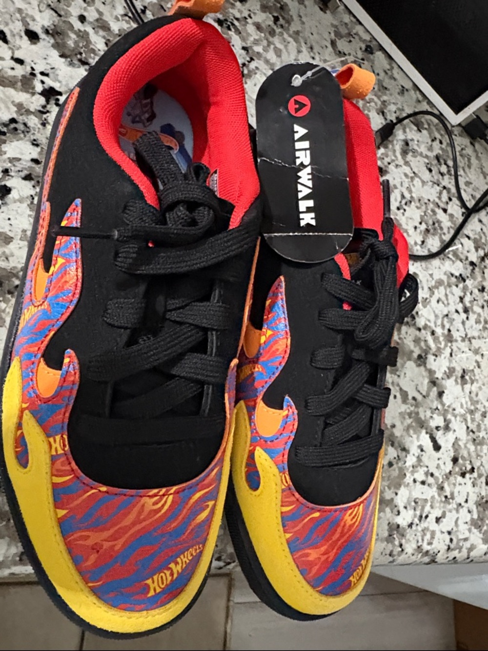 Airwalk Kids' Black Sneakers with Yellow & Red Flame Accents Size :5 EUR :37.5